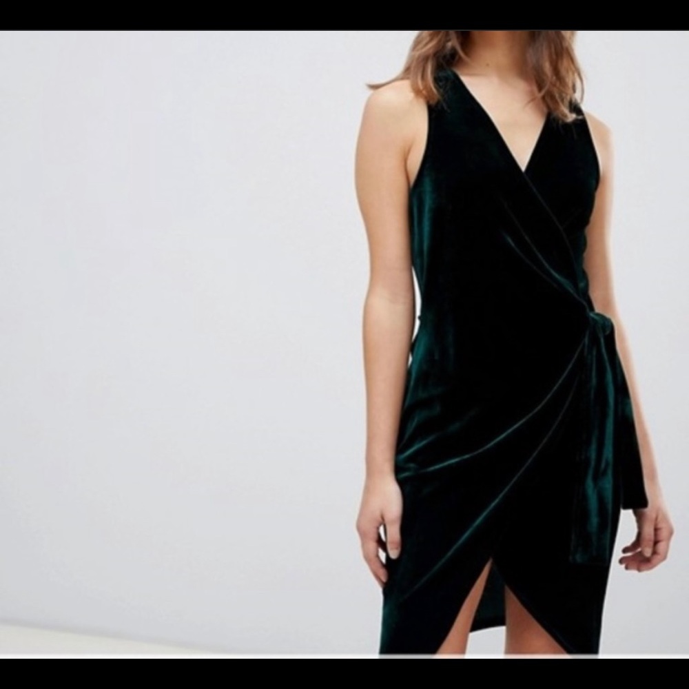 Parisian Tall Tie Velvet Dress |Size 6| NWT